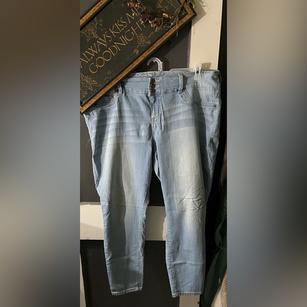 Torrid #1 denim jeans (Torrid tub/pant bag).
Live#1